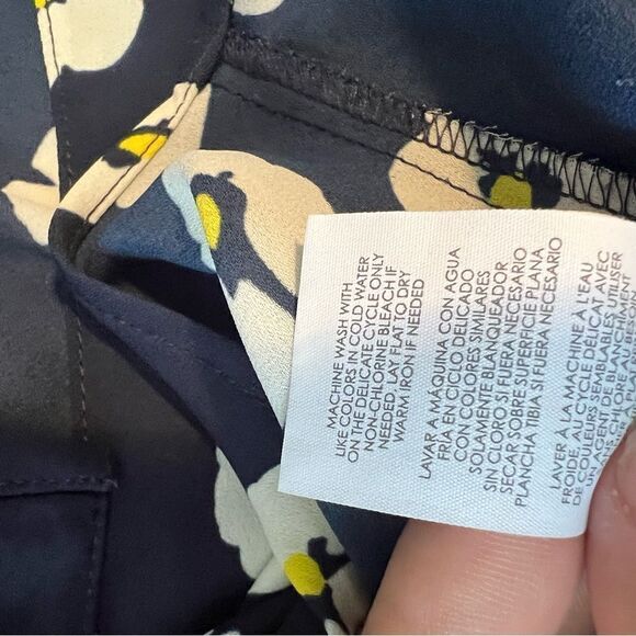 Sz XS Cabi Button Up Blouse Navy White Floral 3/4 Sleeve - Picture 8 of 10